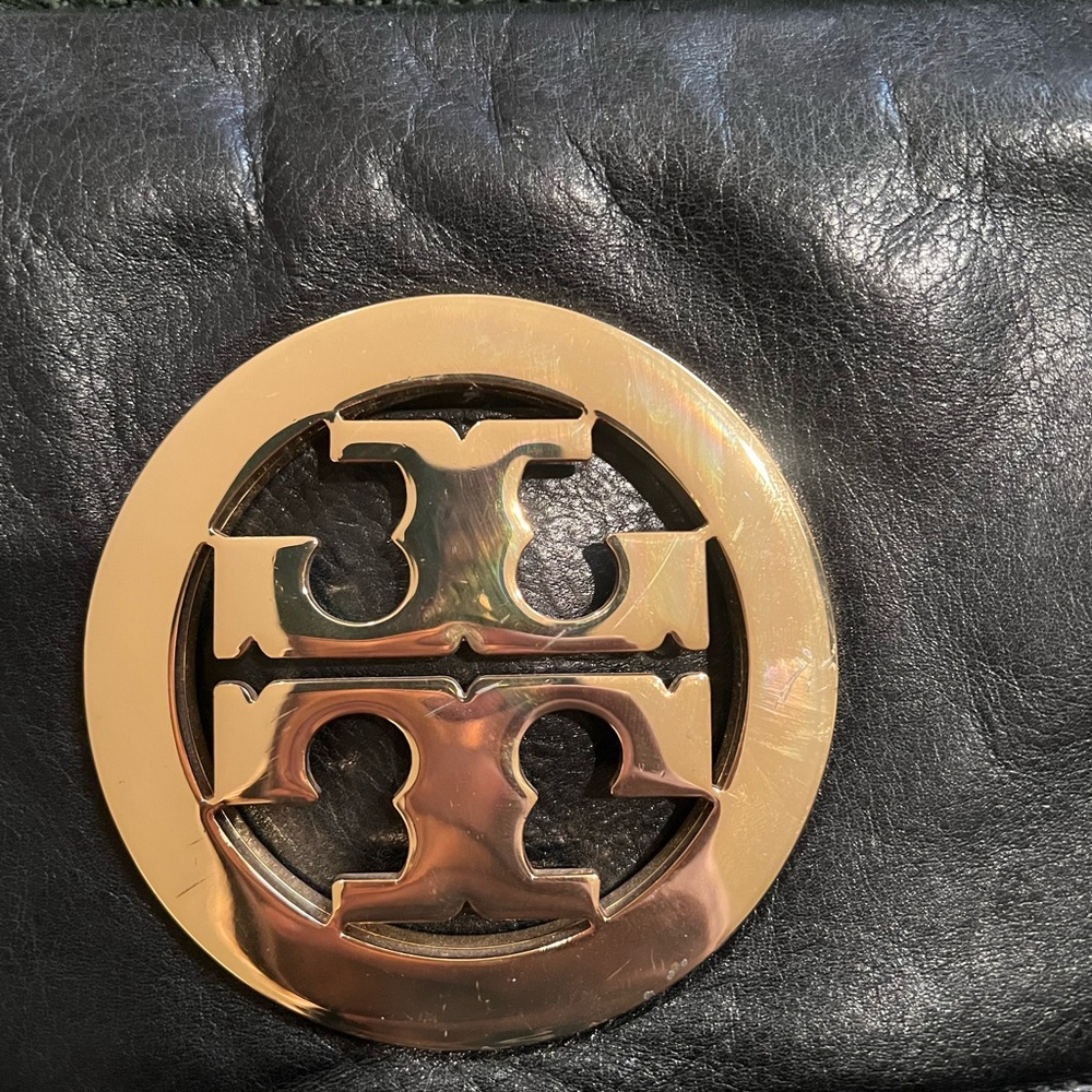 Tory Burch Reva Clutch medium size leather bag with removable adjustable strap - Picture 10 of 13